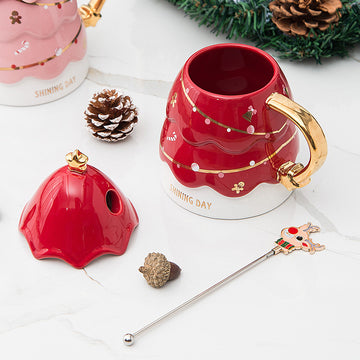 Ceramic mug with lid for Christmas, a cute and stylish mug for your bestie. Large capacity drinking cup for home use.