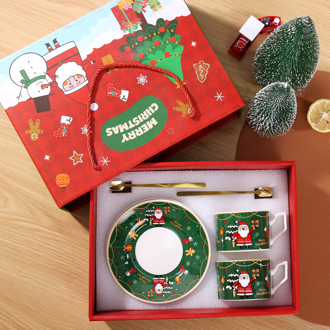 Santa Claus Coffee Cup and Saucer Set, High-Value Cartoon Mug Christmas Gift Set Wholesale